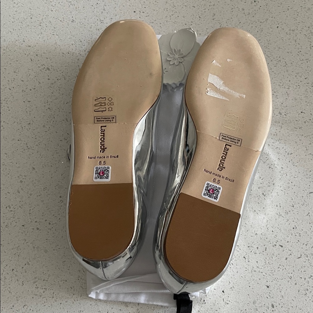 Larroudé The Blair ballet flats and hair clip - Picture 2 of 10